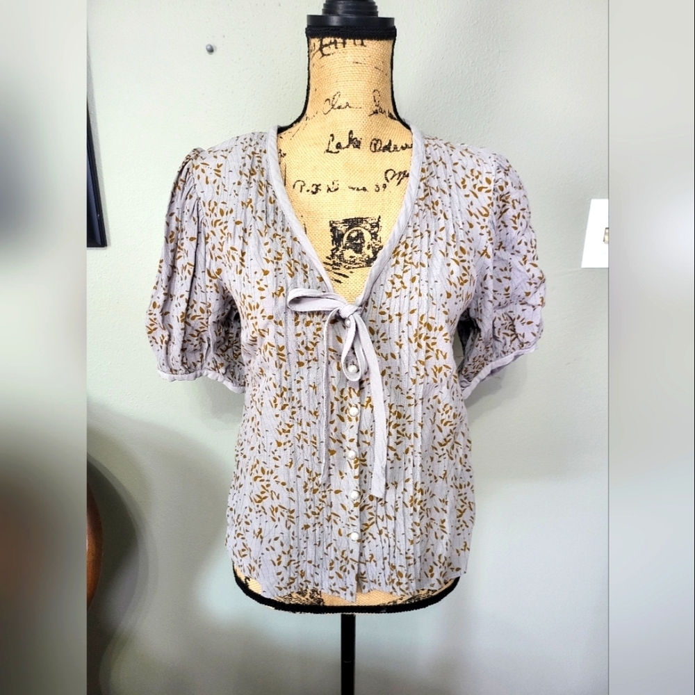 Darling Floral Puff Sleeve Top with Pearl Buttons and Tie detail